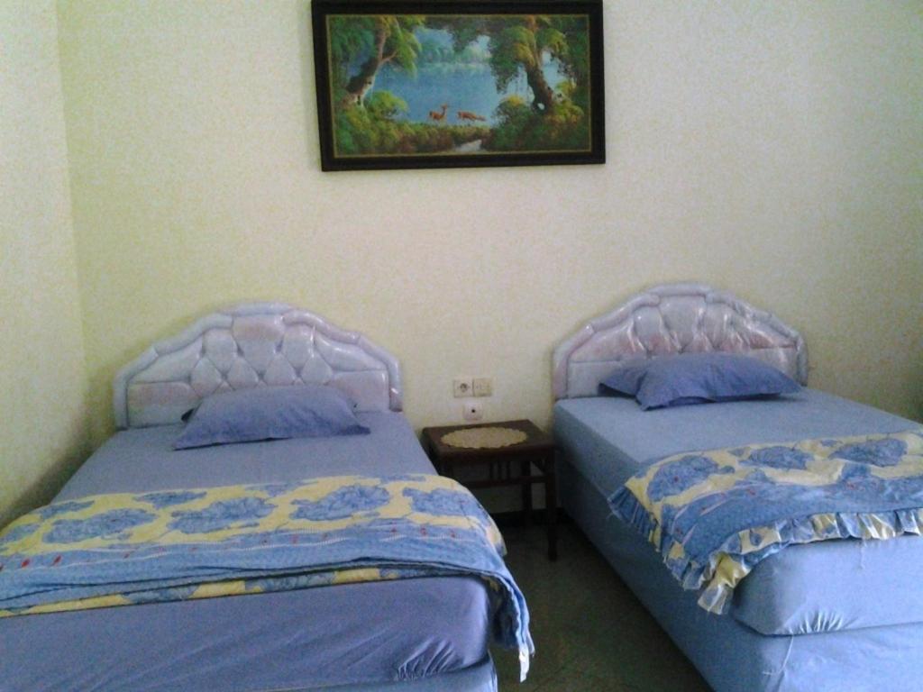 Hotel Wisma Djaja Syariah Bojonegoro Habitación foto