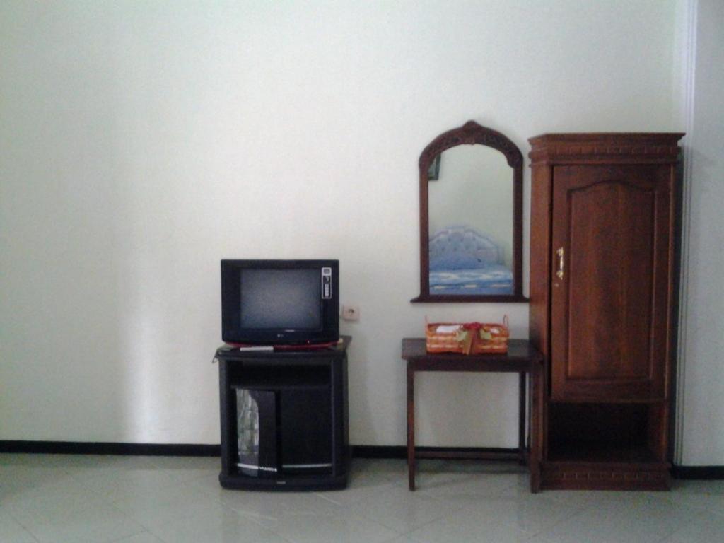 Hotel Wisma Djaja Syariah Bojonegoro Habitación foto
