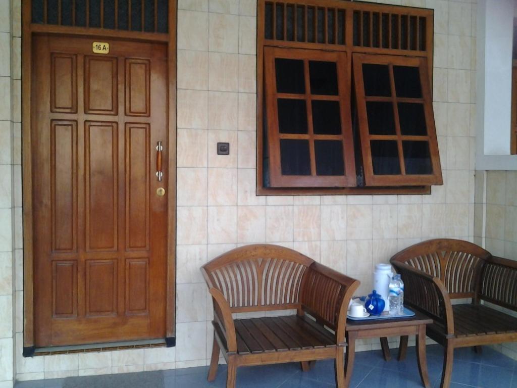 Hotel Wisma Djaja Syariah Bojonegoro Habitación foto