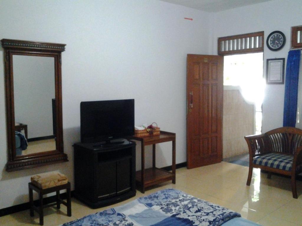 Hotel Wisma Djaja Syariah Bojonegoro Habitación foto