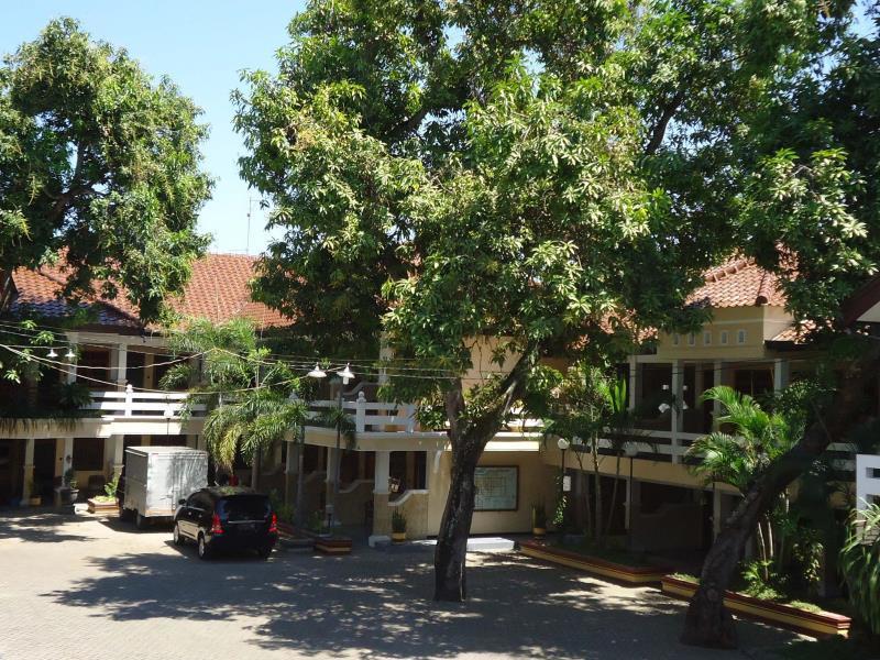 Hotel Wisma Djaja Syariah Bojonegoro Exterior foto